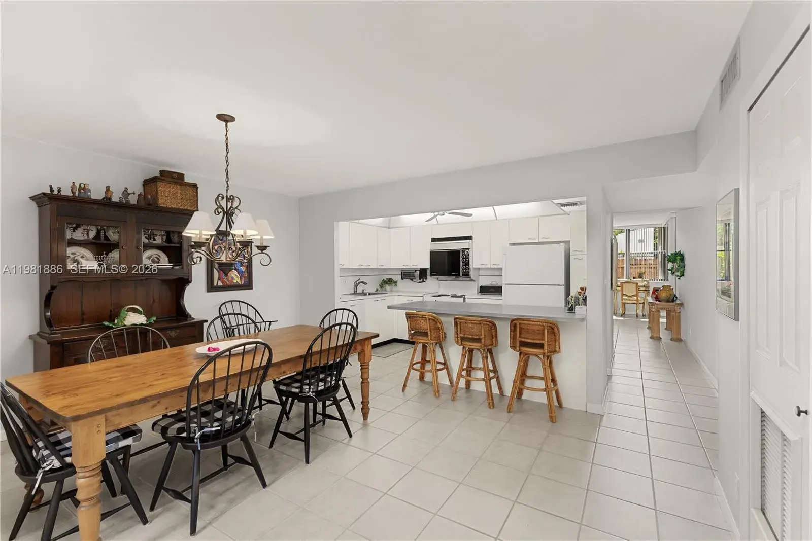 2 bedroom 2 bath Residential for sale at 3440 NE 192nd St # A, Aventura FL 33180