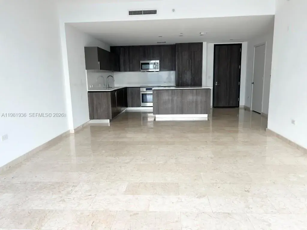 68 SE 6 # 3510, Miami FL 33131