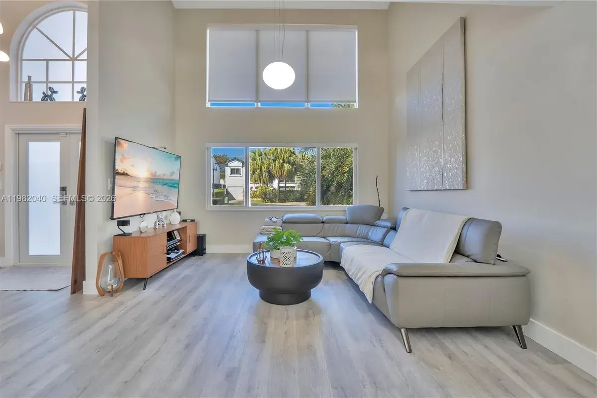 230 NE 212th St, Miami FL 33179