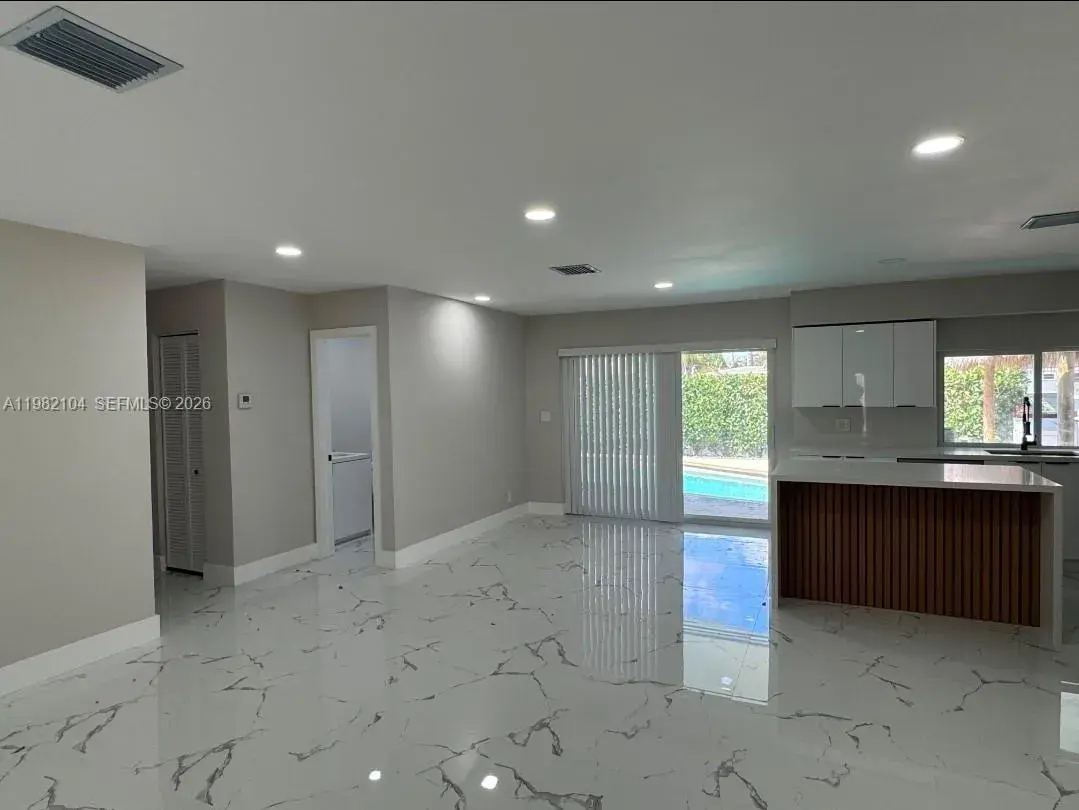 631 SE 5th Ter, Pompano Beach FL 33060