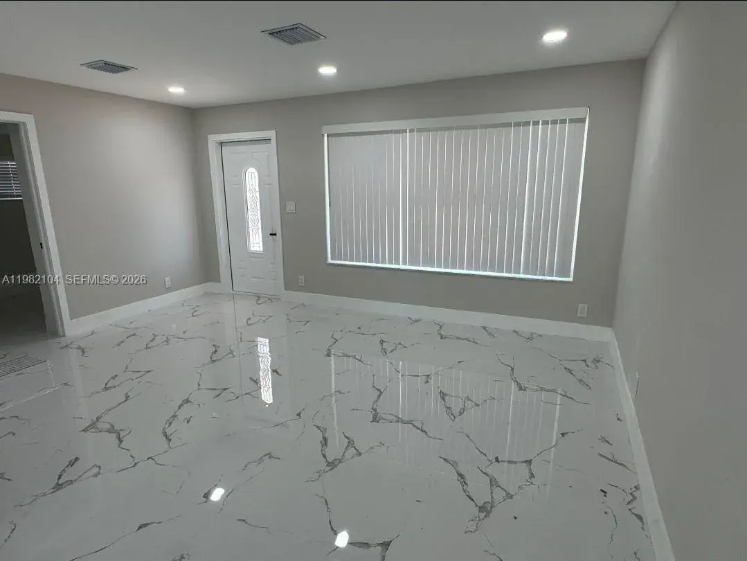 631 SE 5th Ter, Pompano Beach FL 33060