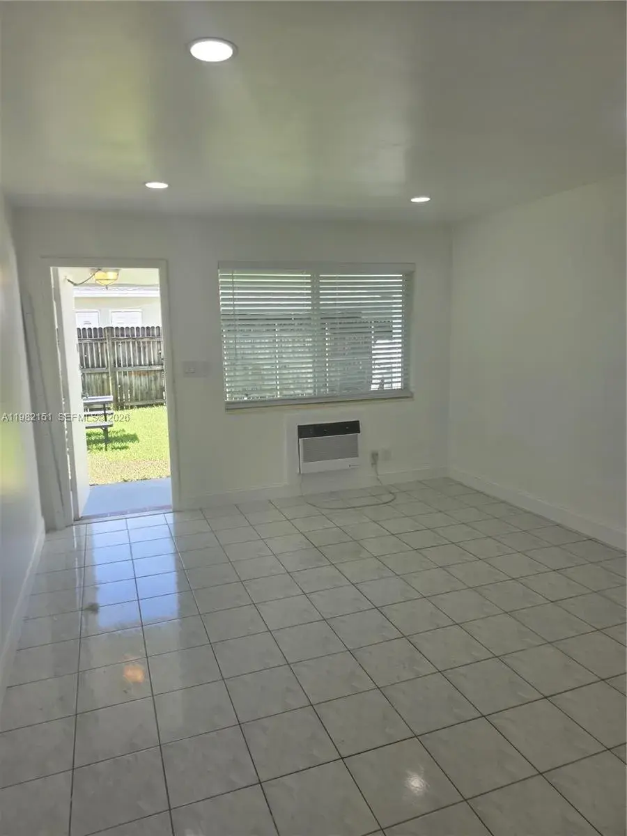 1 bath Residential Lease for rent at 411 SE 3rd Ave # 3, Hallandale Beach FL 33009