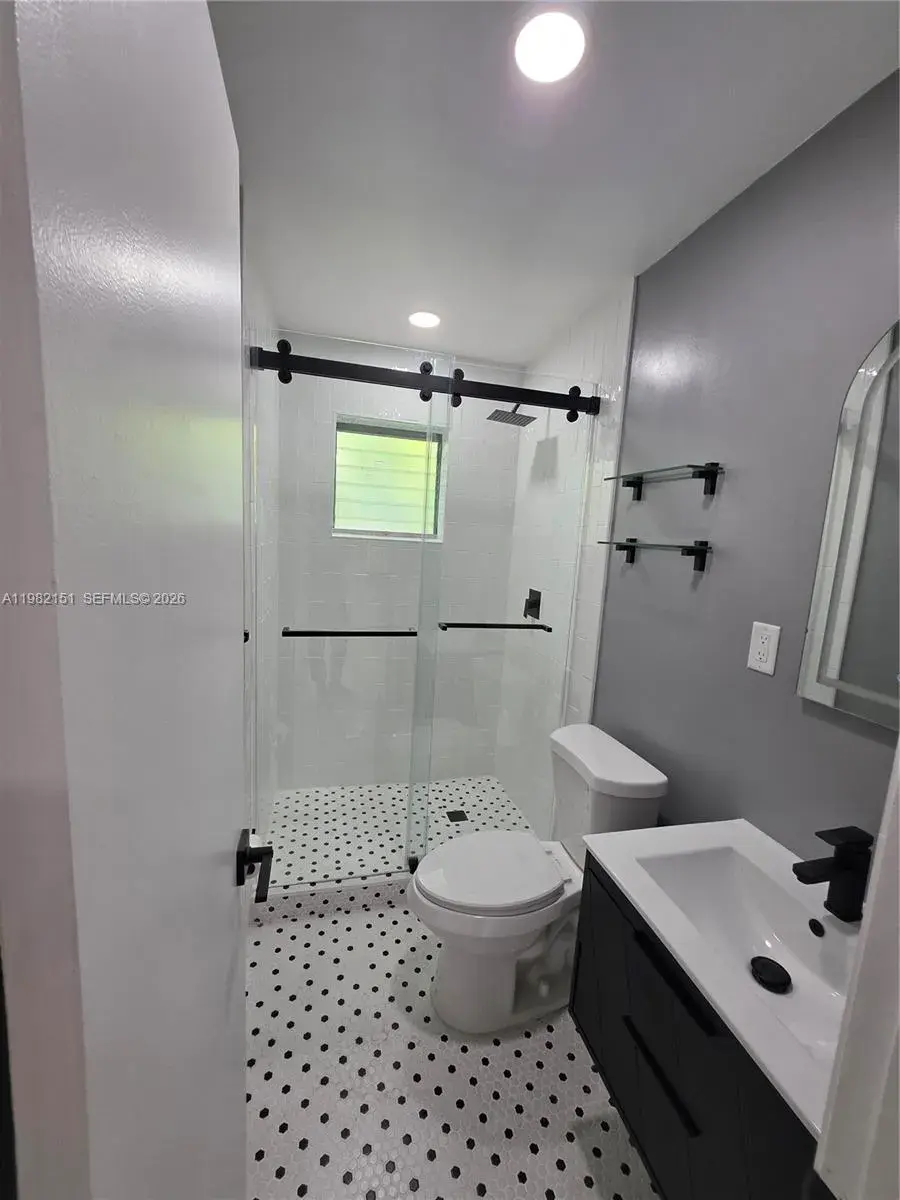 411 SE 3rd Ave # 3, Hallandale Beach FL 33009