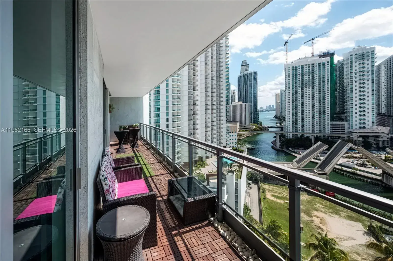 90 SW 3rd St # 2116, Miami FL 33130