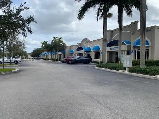 2800 W State Road 84 # 102, Dania Beach FL 33312