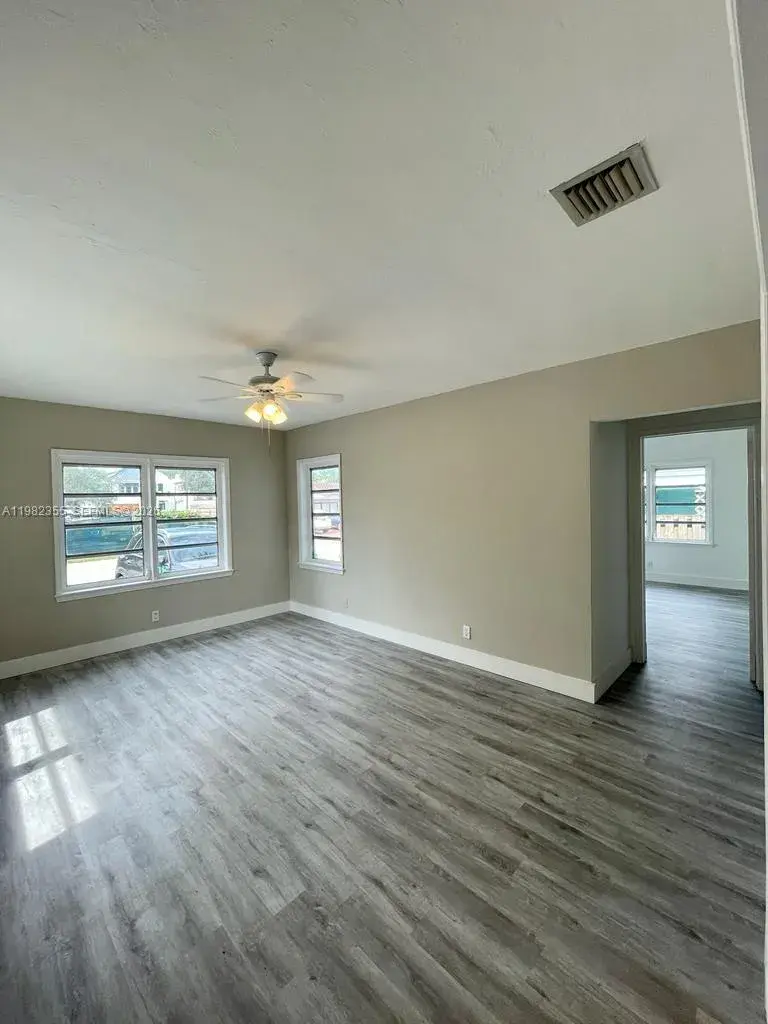 2 bedroom 1 bath Residential Lease for rent at 820 SE 12th St # 1, Fort Lauderdale FL 33316
