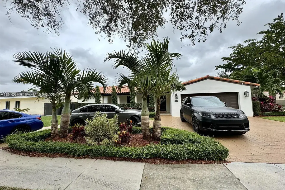 15101 Garvock Pl, Miami Lakes FL 33016