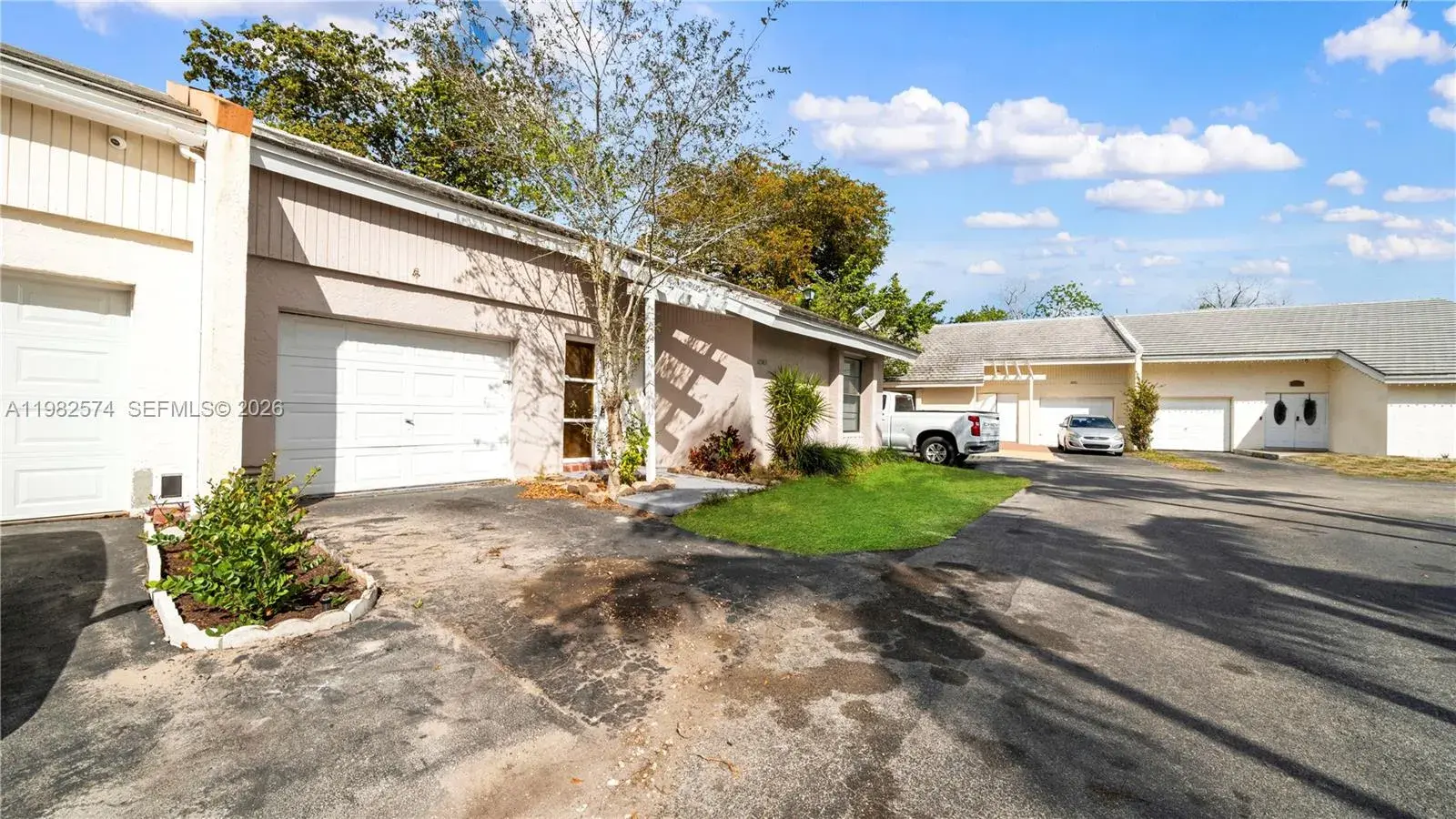 3 bedroom 2 bath Residential Lease for rent at 10583 La Placida Dr, Coral Springs FL 33065
