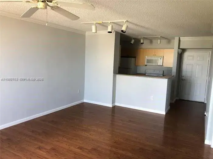1 bedroom 1 bath Residential Lease for rent at 1919 van buren # 619a, Hollywood FL 33020