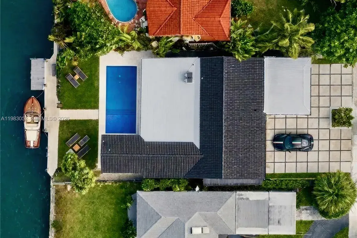 1560 Cleveland Rd, Miami Beach FL 33141