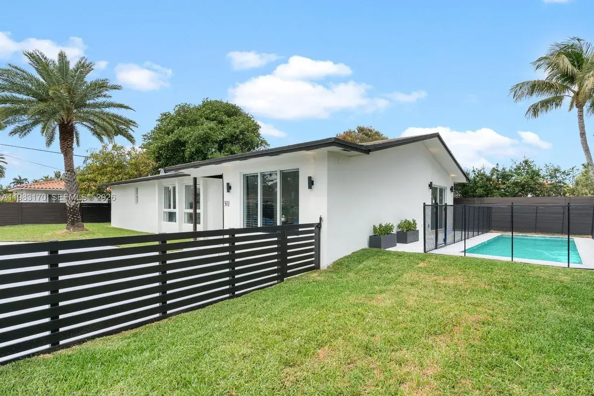 301 88th St, Surfside FL 33154