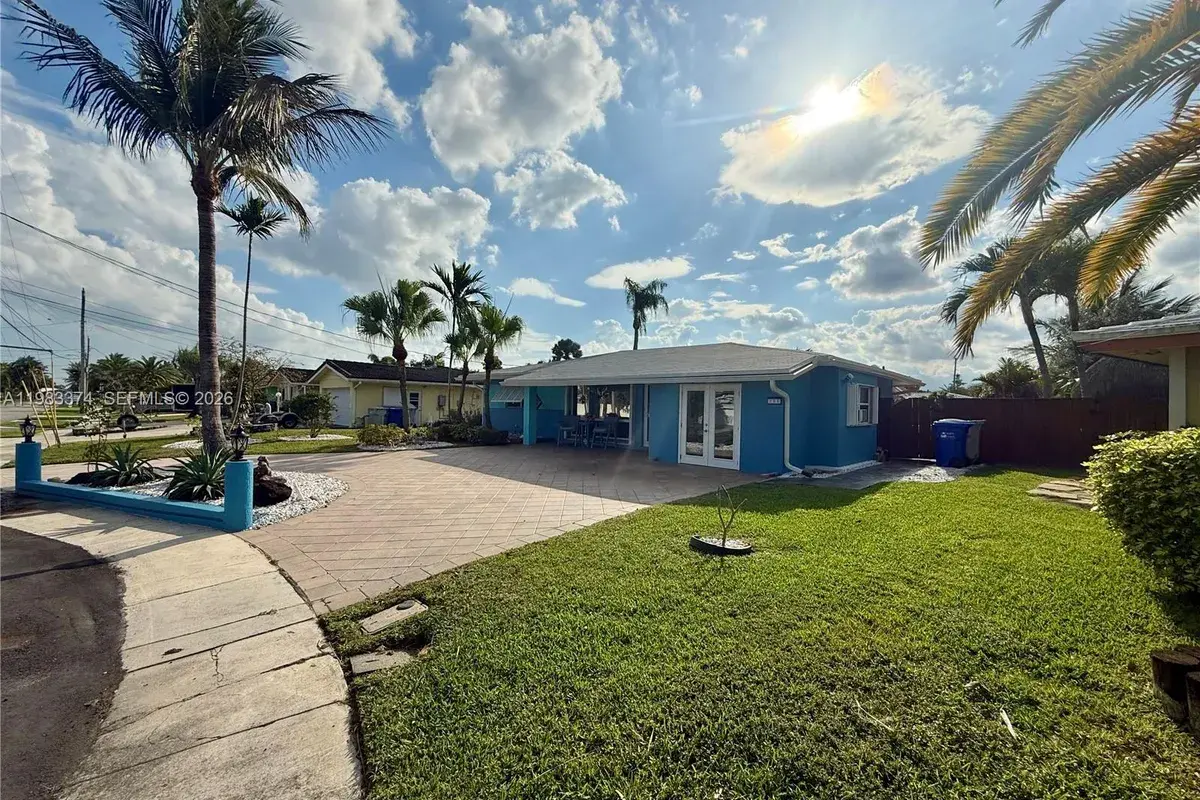 201 SE 3rd Ave, Pompano Beach FL 33060