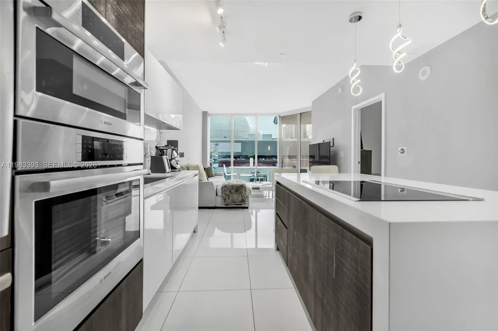 851 NE 1st Ave # 806, Miami FL 33132