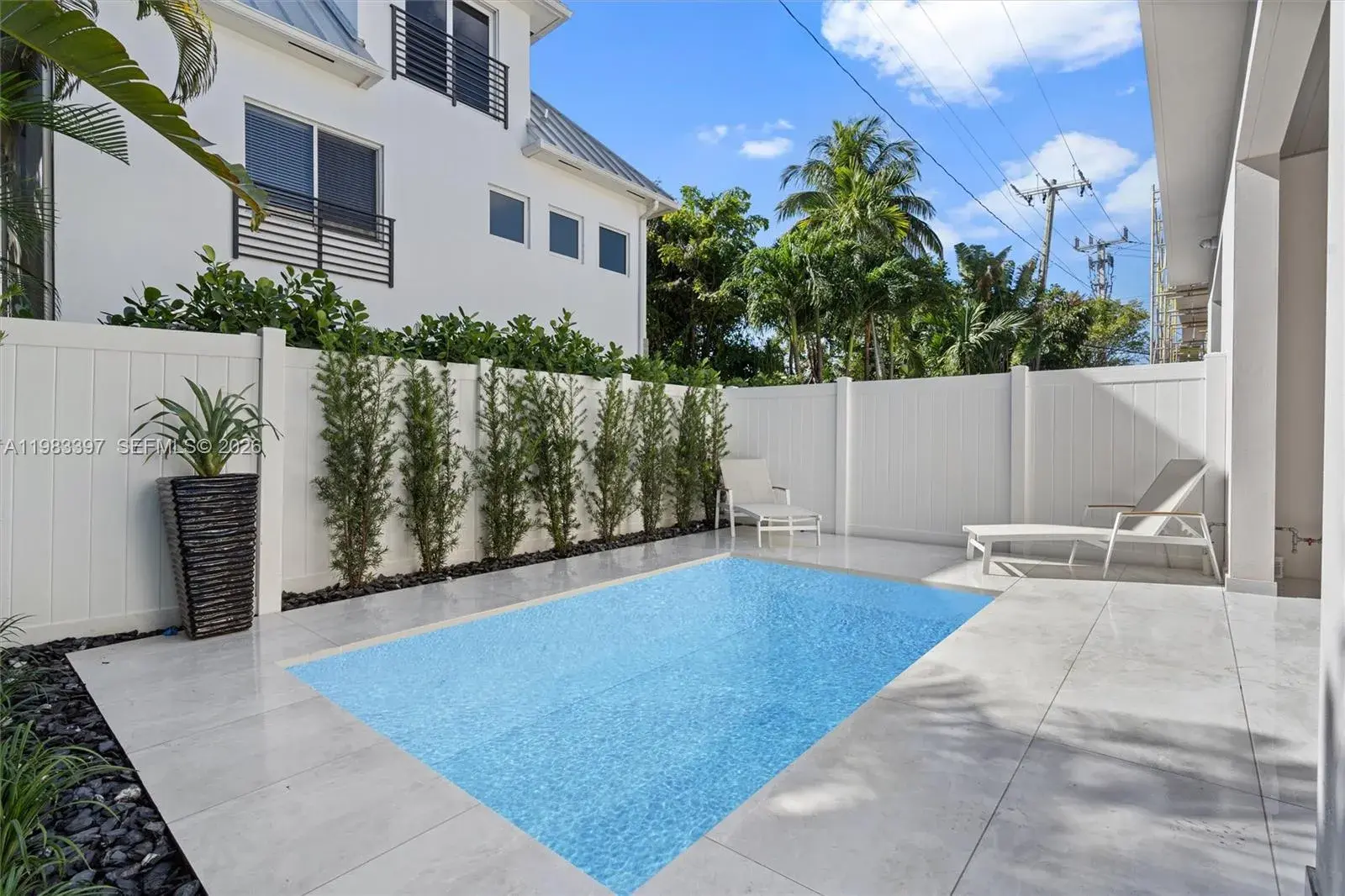 1410 NE 5th St # A, Fort Lauderdale FL 33301