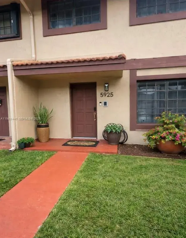5925 SW 133rd Ct, Miami FL 33183