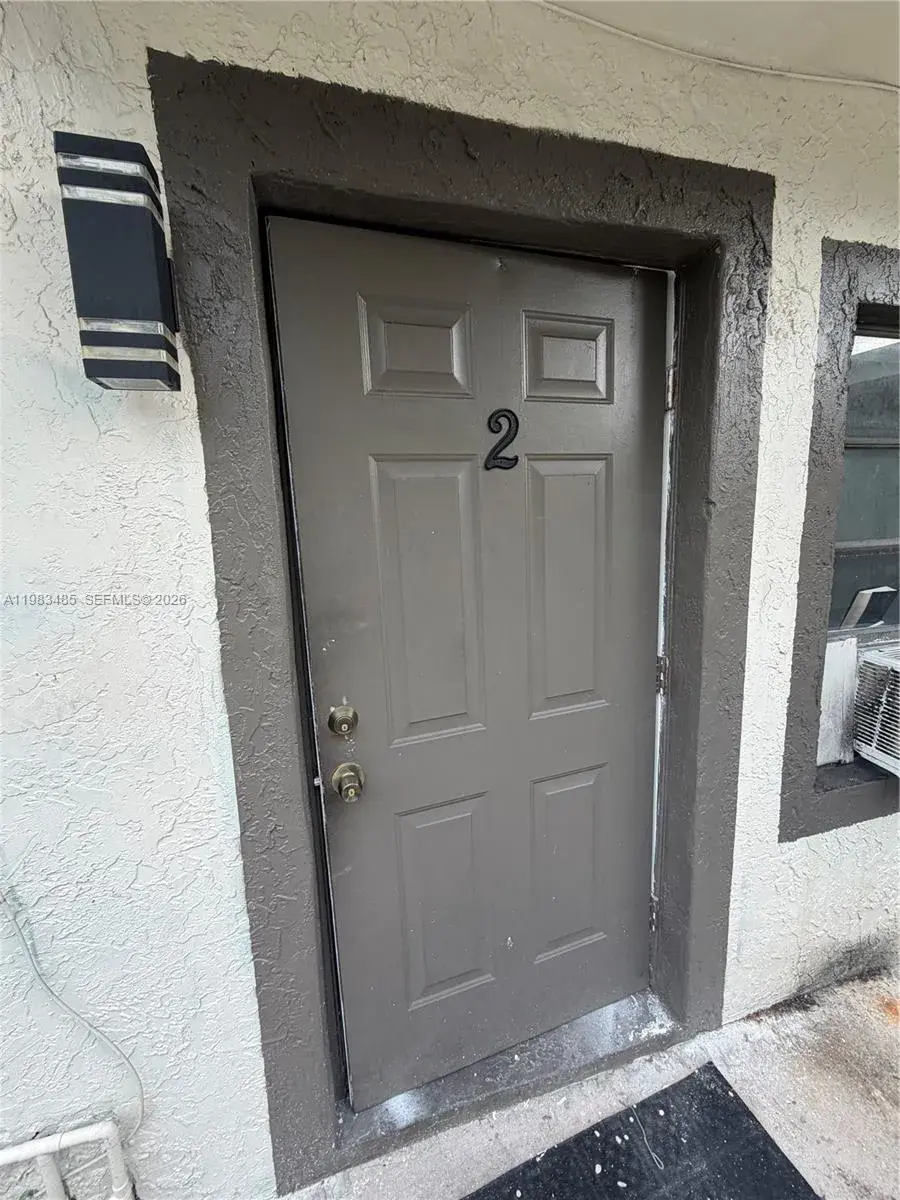 2 bedroom 1 bath Residential Lease for rent at 626 NW 10th Ter # 2, Fort Lauderdale FL 33311