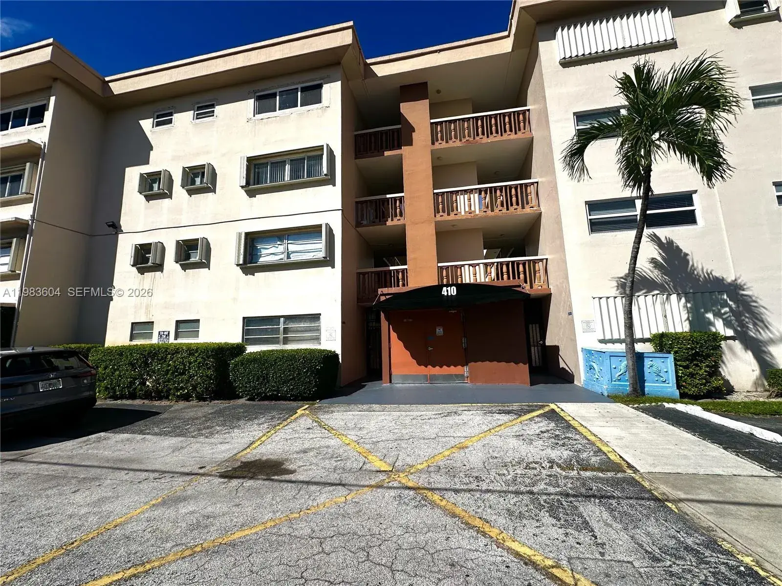 410 SE 2nd St # 102, Hallandale Beach FL 33009