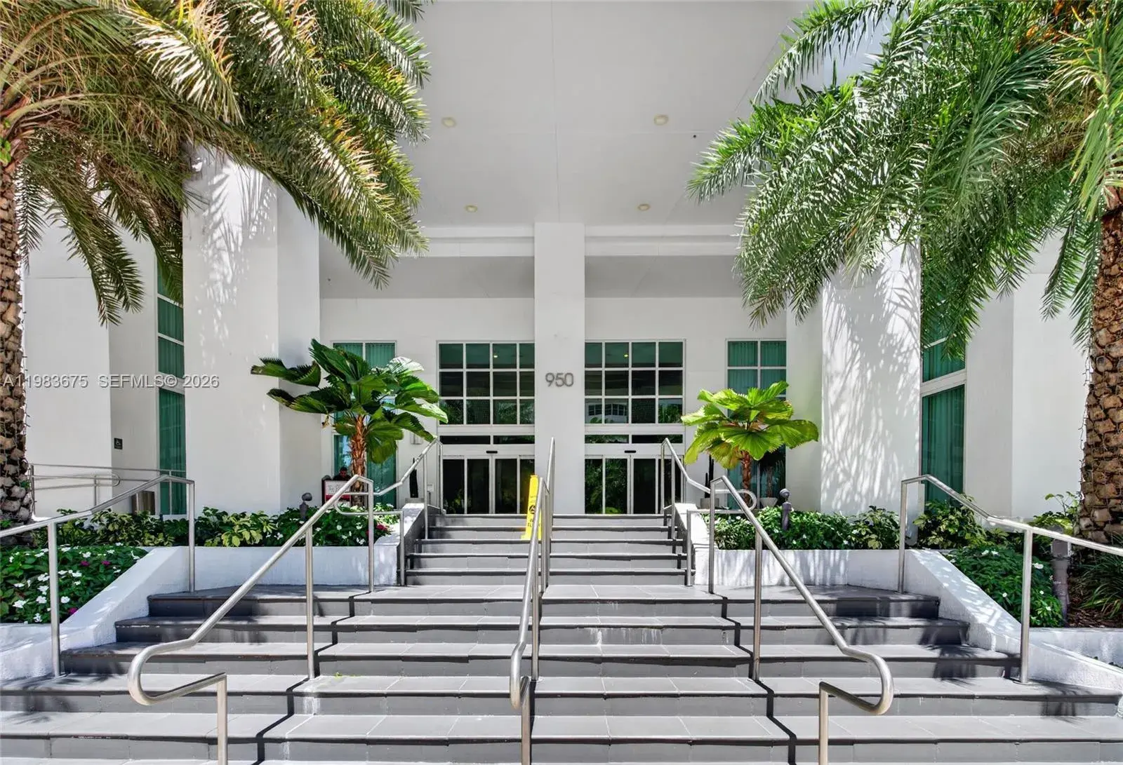 950 Brickell Bay Dr # 4100, Miami FL 33131