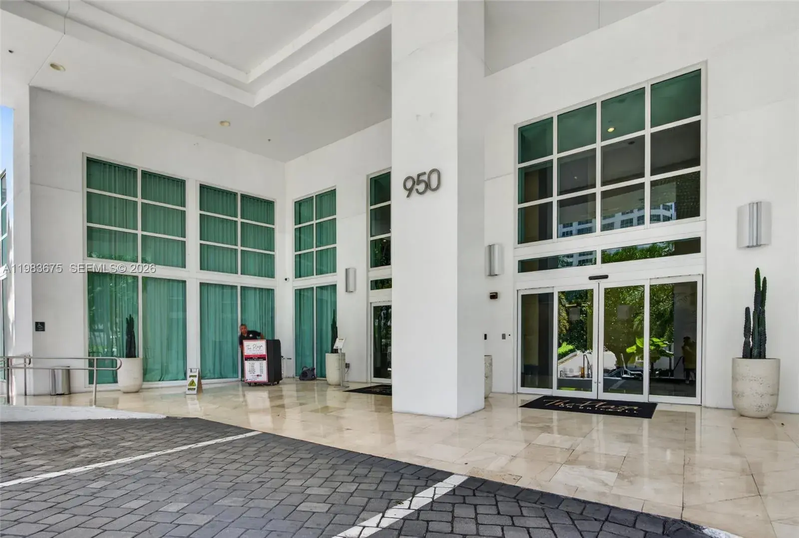 950 Brickell Bay Dr # 4100, Miami FL 33131