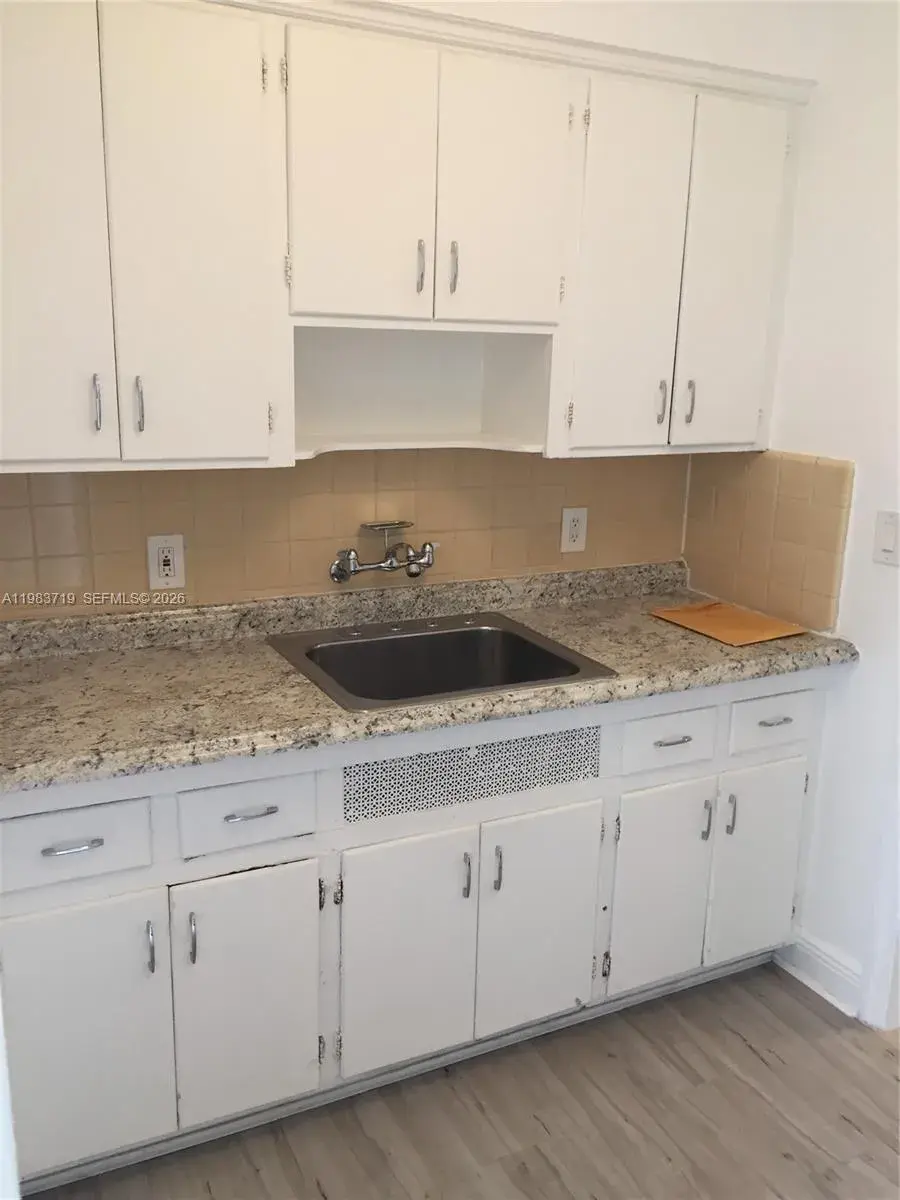 535 74 # 7, Miami Beach FL 33141
