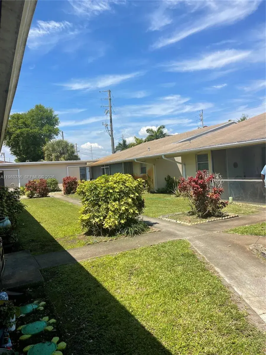 2 bedroom 2 bath Residential Lease for rent at 1820 N 17th Ave # 1, Hollywood FL 33020