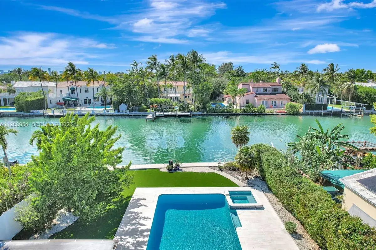 4560 Prairie Ave, Miami Beach FL 33140