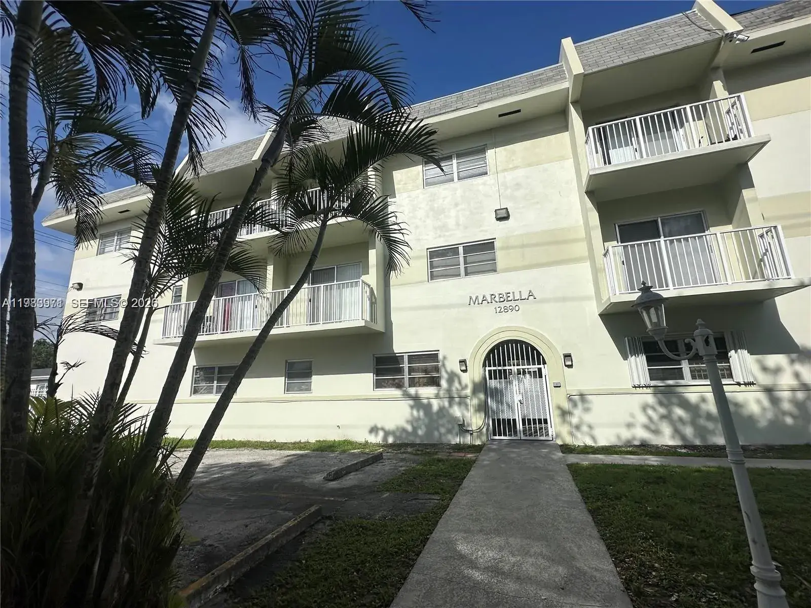 1 bedroom 1 bath Residential for sale at 12890 NE 8th Ave # 101, North Miami FL 33161