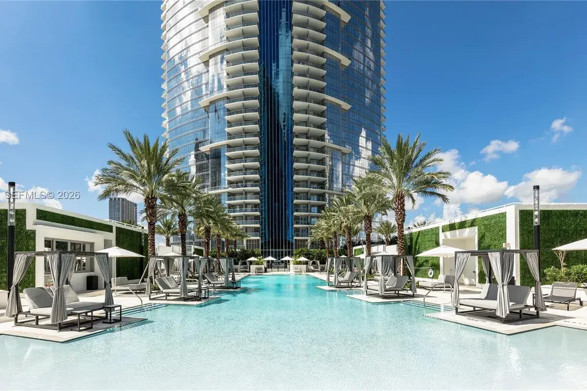 851 NE 1st Ave # 4010, Miami FL 33132