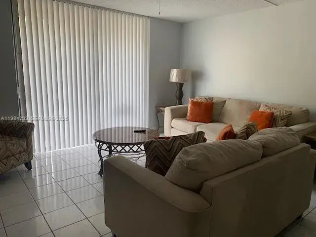 5530 NW 44th St # 111C, Lauderhill FL 33319