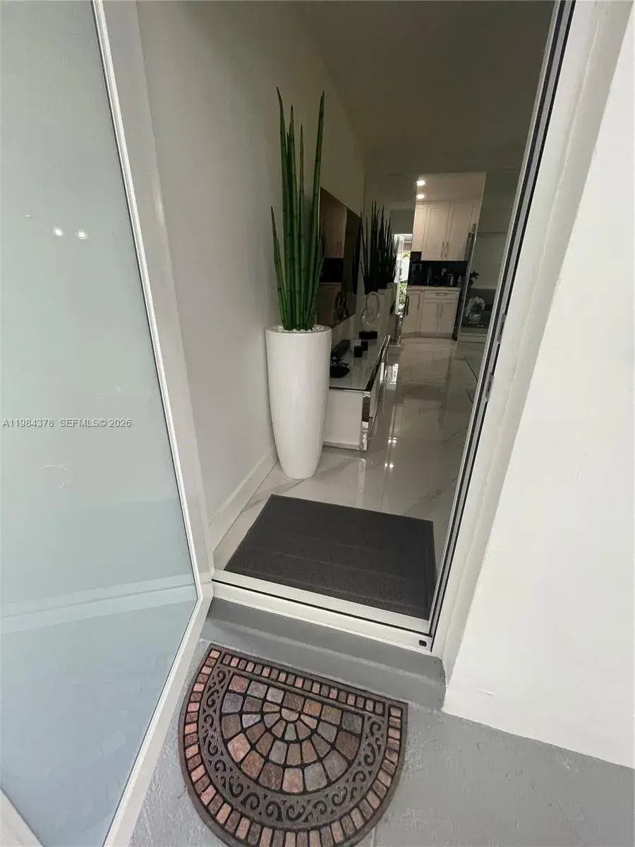 926 Michigan Ave # 3, Miami Beach FL 33139