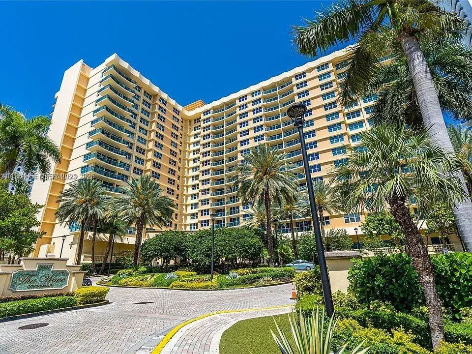 1 bedroom 1 bath Residential Lease for rent at 2501 S Ocean Dr # 429, Hollywood FL 33019
