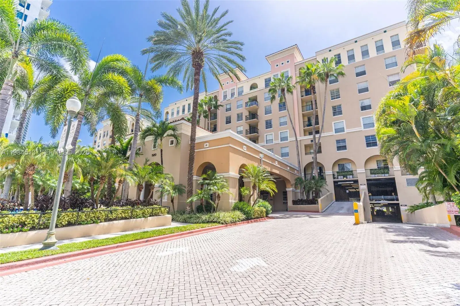 1 bedroom 1 bath Residential for sale at 520 SE 5th Ave # 1307, Fort Lauderdale FL 33301