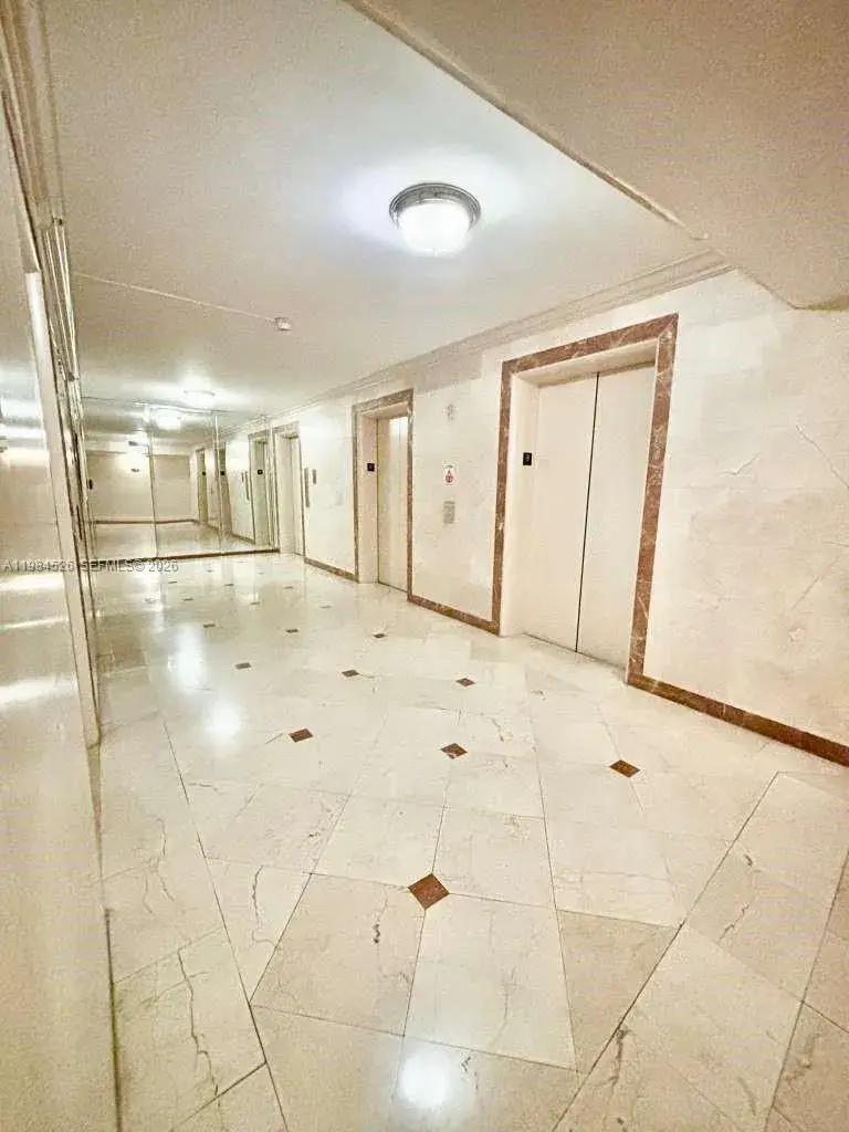100 Lincoln Rd # 825, Miami Beach FL 33139