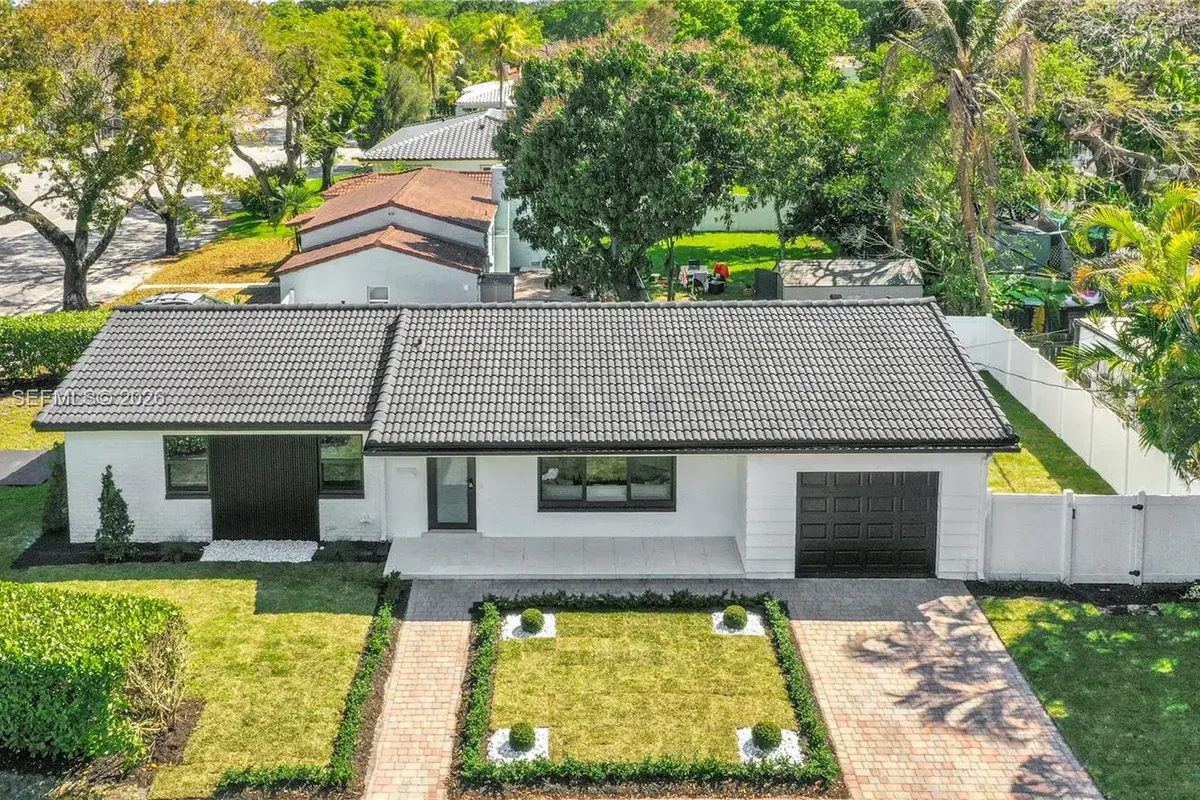 10 NW 100th St, Miami Shores FL 33150