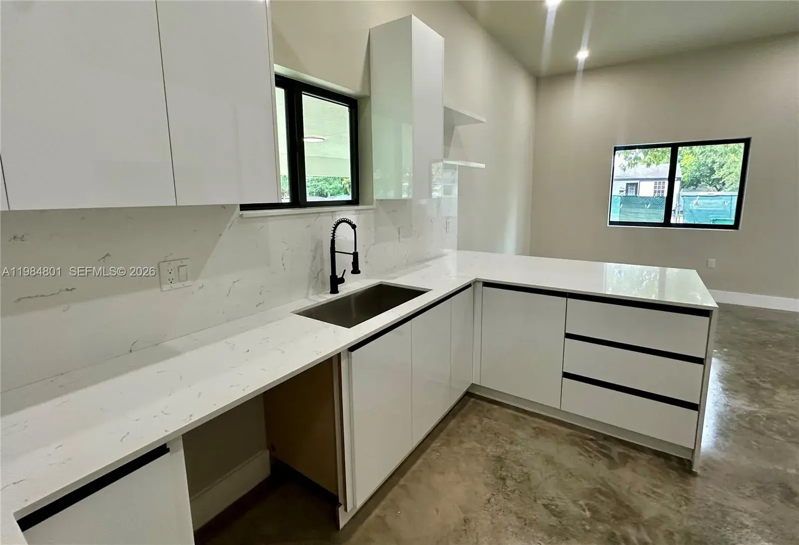 929 NW 60th St, Miami FL 33127