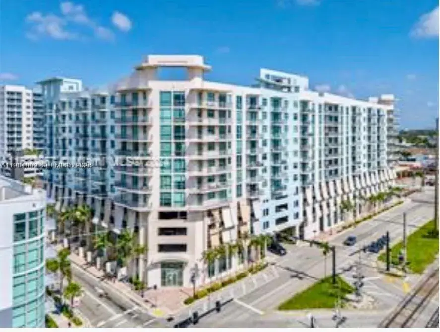 2 bedroom 2 bath Residential for sale at 140 S Dixie Hwy # 704, Hollywood FL 33020