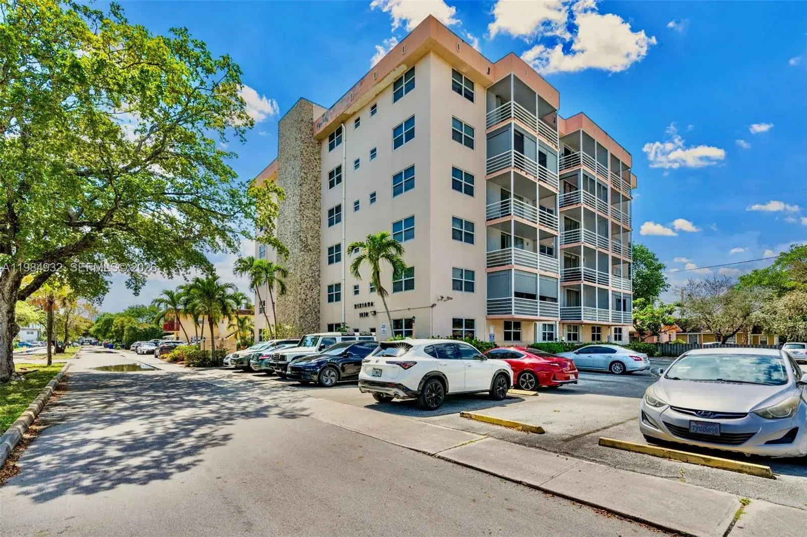2 bedroom 2 bath Residential for sale at 1830 Dixieanna St # 102, Hollywood FL 33020