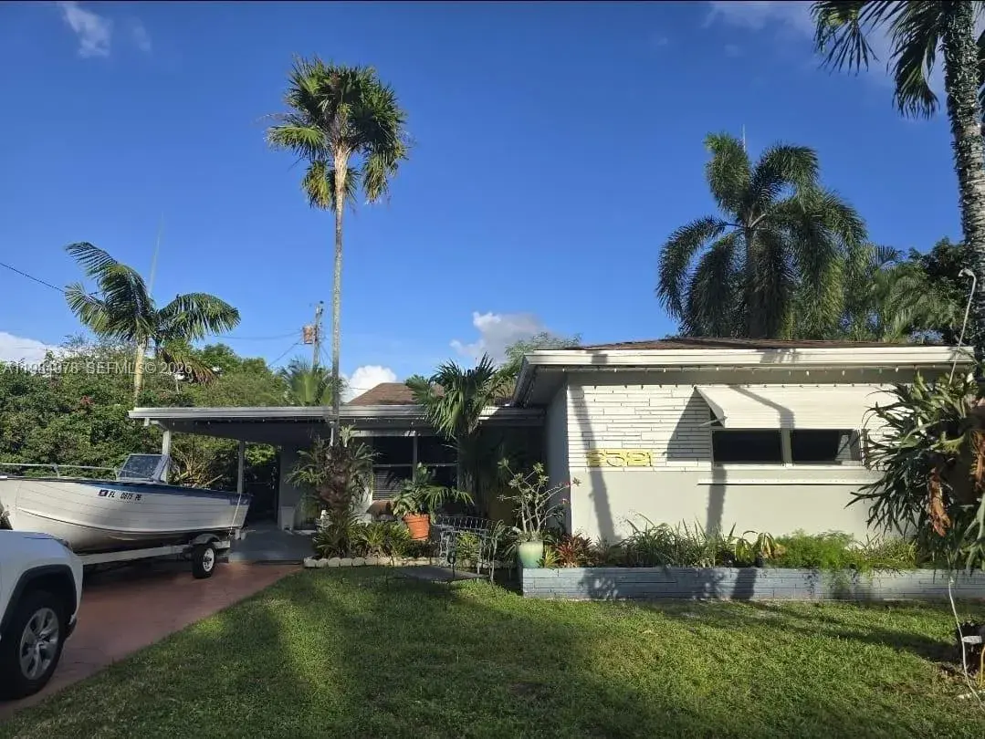 3 bedroom 2 bath Residential for sale at 2321 N 57th Ave, Hollywood FL 33021