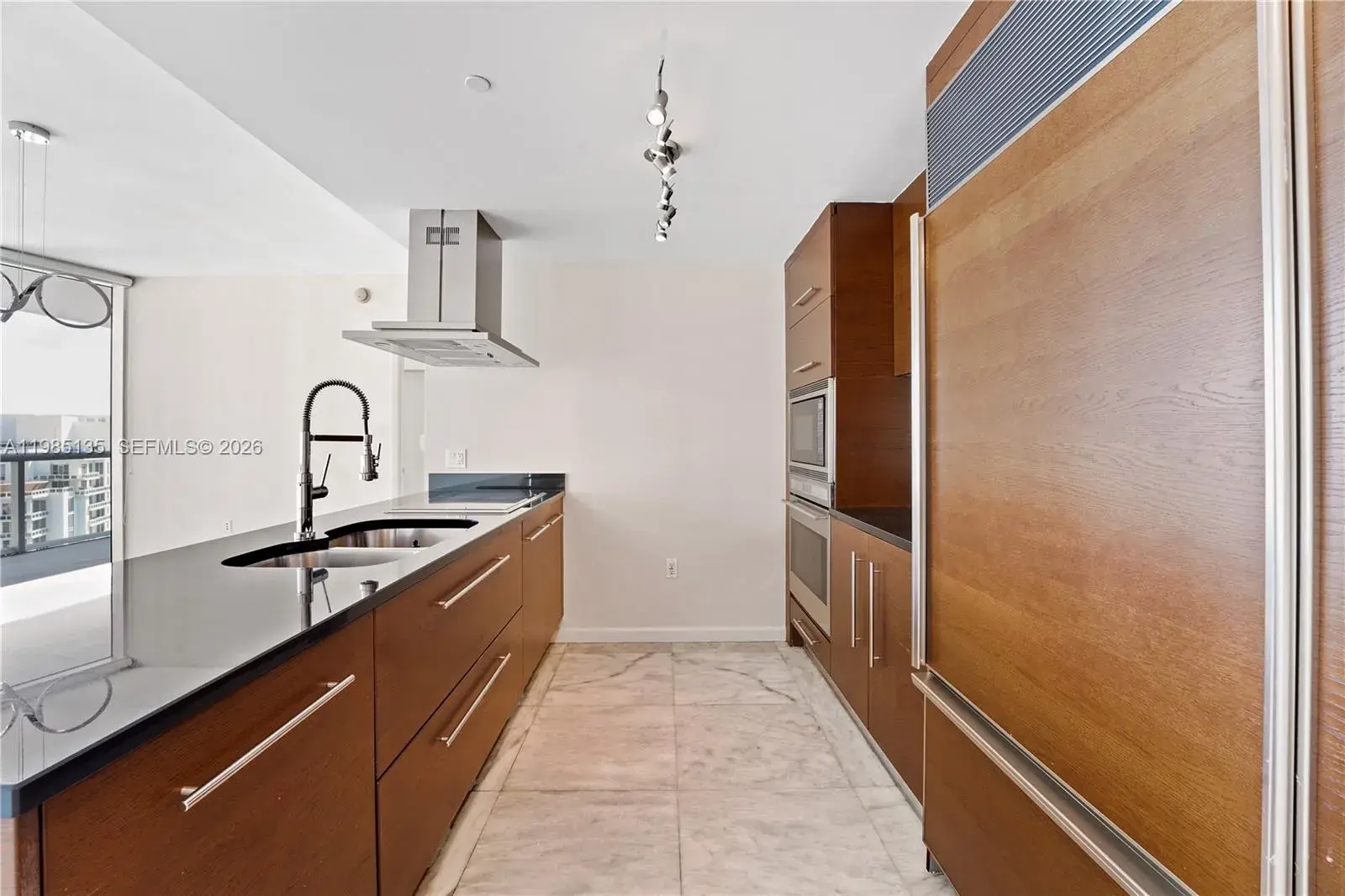 495 Brickell Ave # 3904, Miami FL 33131