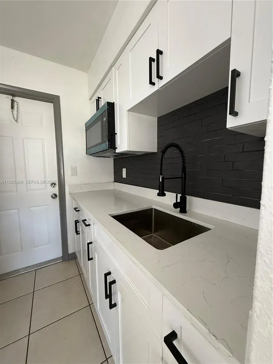 2216 Fillmore St # 6, Hollywood FL 33020