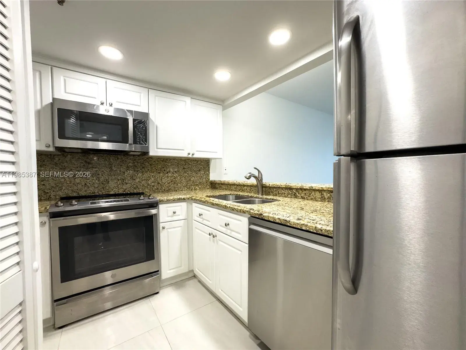 540 Brickell Key Dr # 416, Miami FL 33131