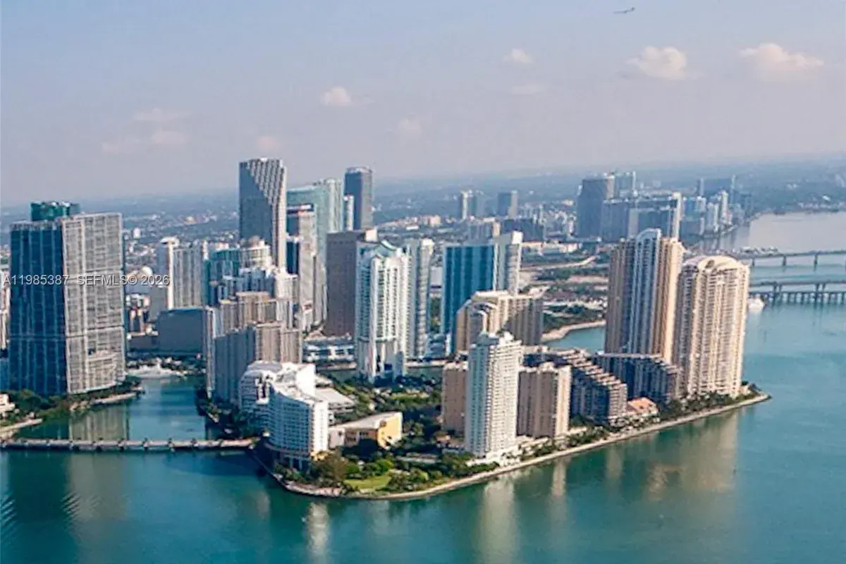540 Brickell Key Dr # 416, Miami FL 33131