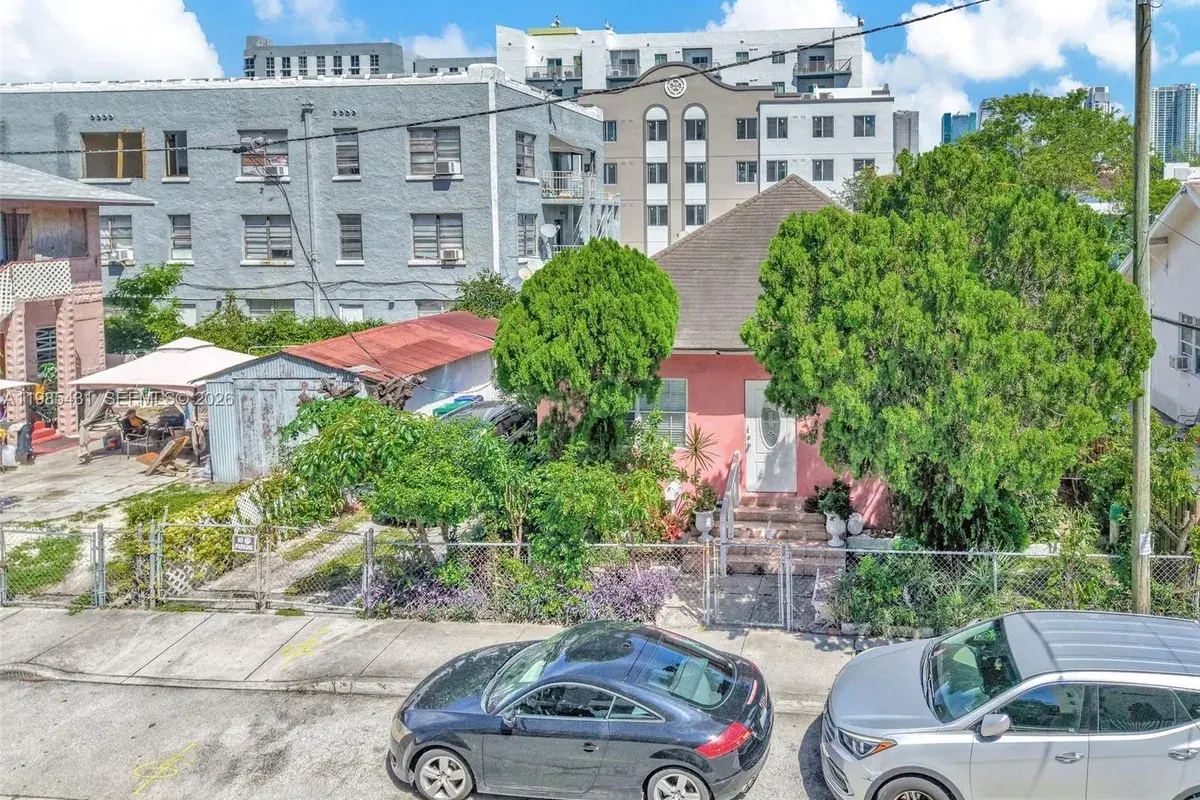 119 SW 7th Ave, Miami FL 33130