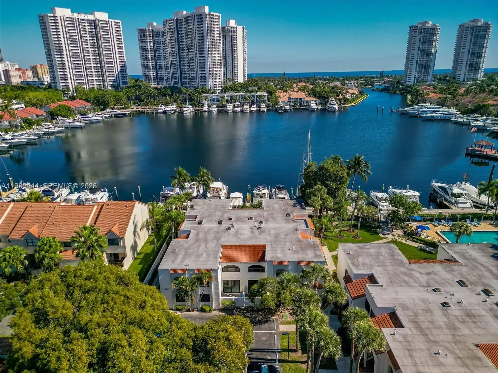 3549 Magellan Cir # 418, Aventura FL 33180