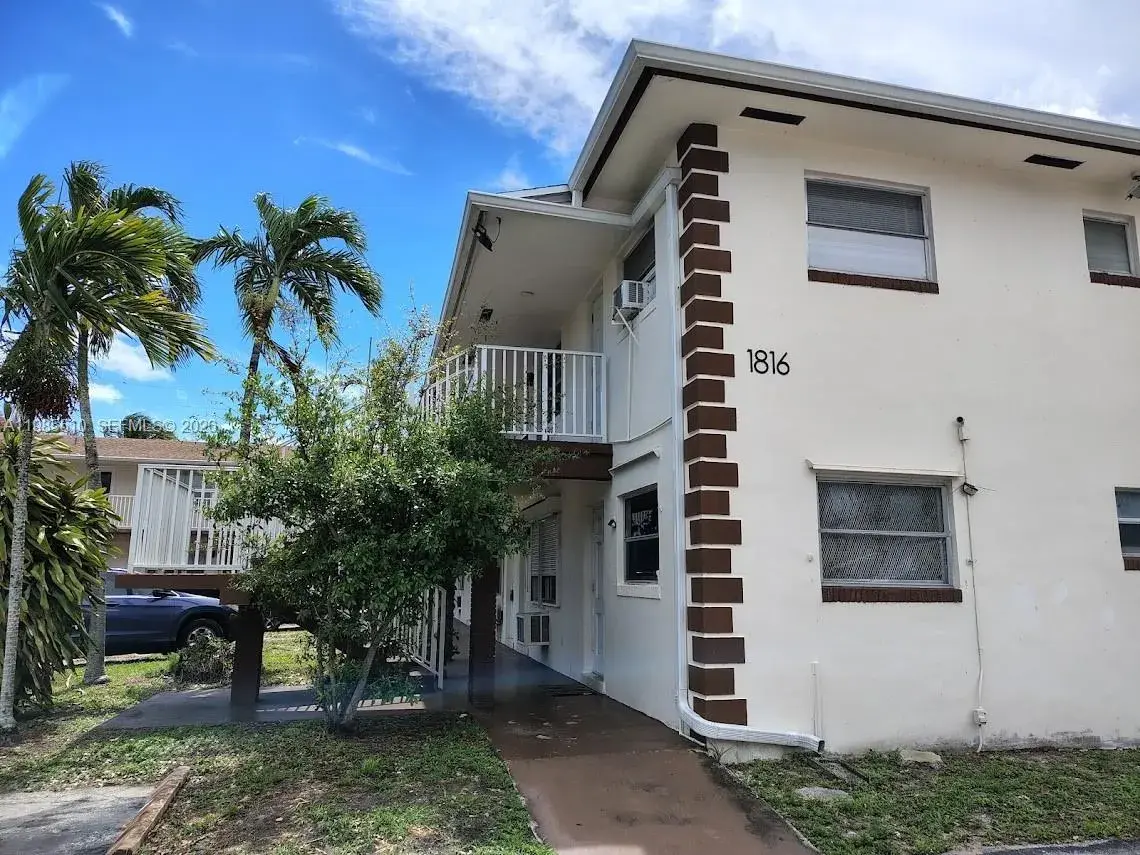 1 bedroom 1 bath Residential for sale at 1816 Mckinley St # 2, Hollywood FL 33020