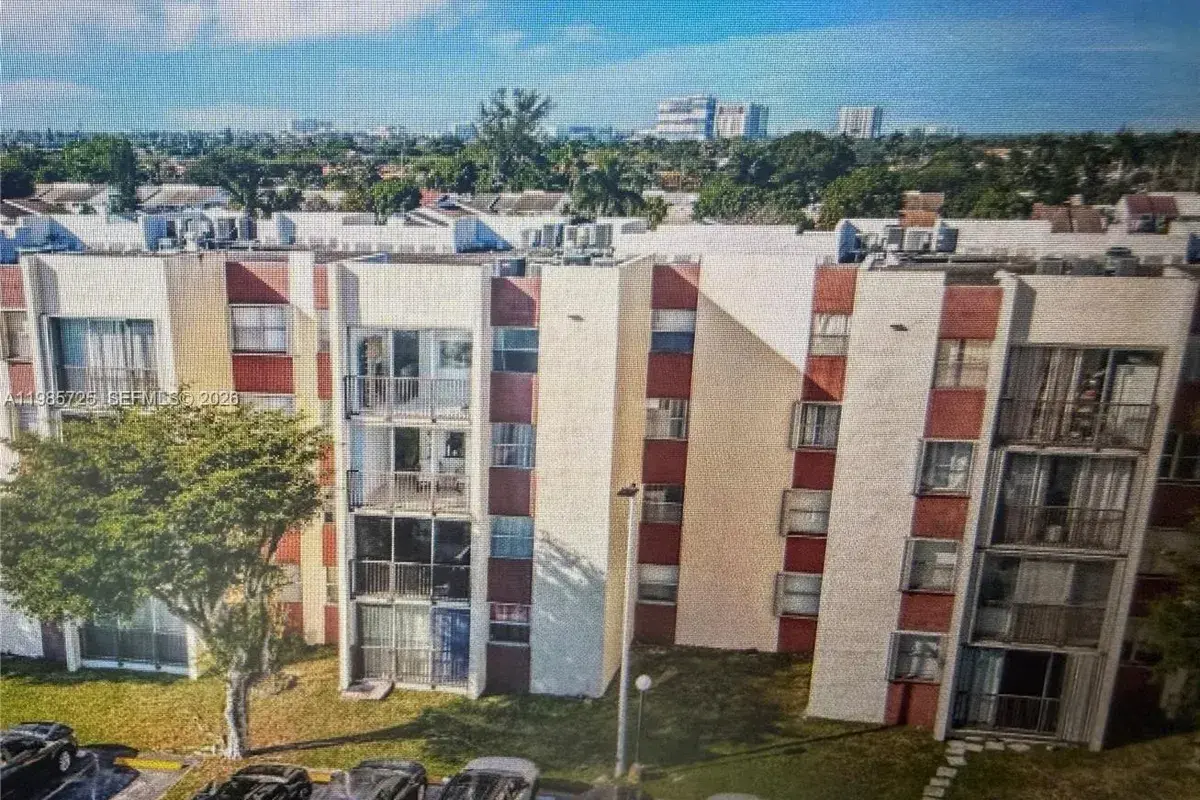 9441 SW 4th St # 111, Miami FL 33174