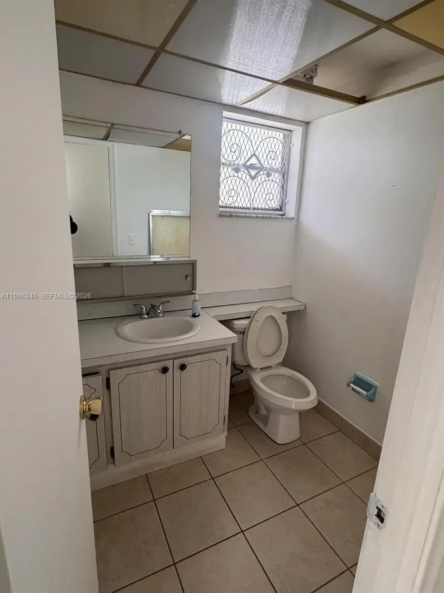 219 NE 14th Ave # 406, Hallandale Beach FL 33009