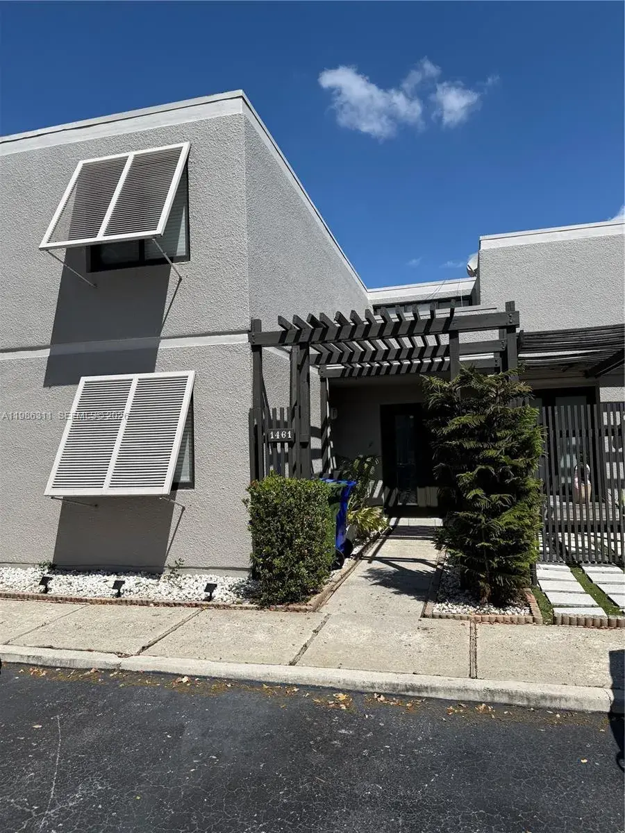 3 bedroom 3 bath Residential for sale at 1461 NW 113th Ave, Pembroke Pines FL 33026