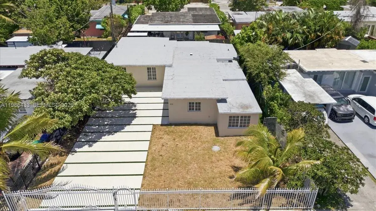 323 NW 104th Ter, Miami FL 33150