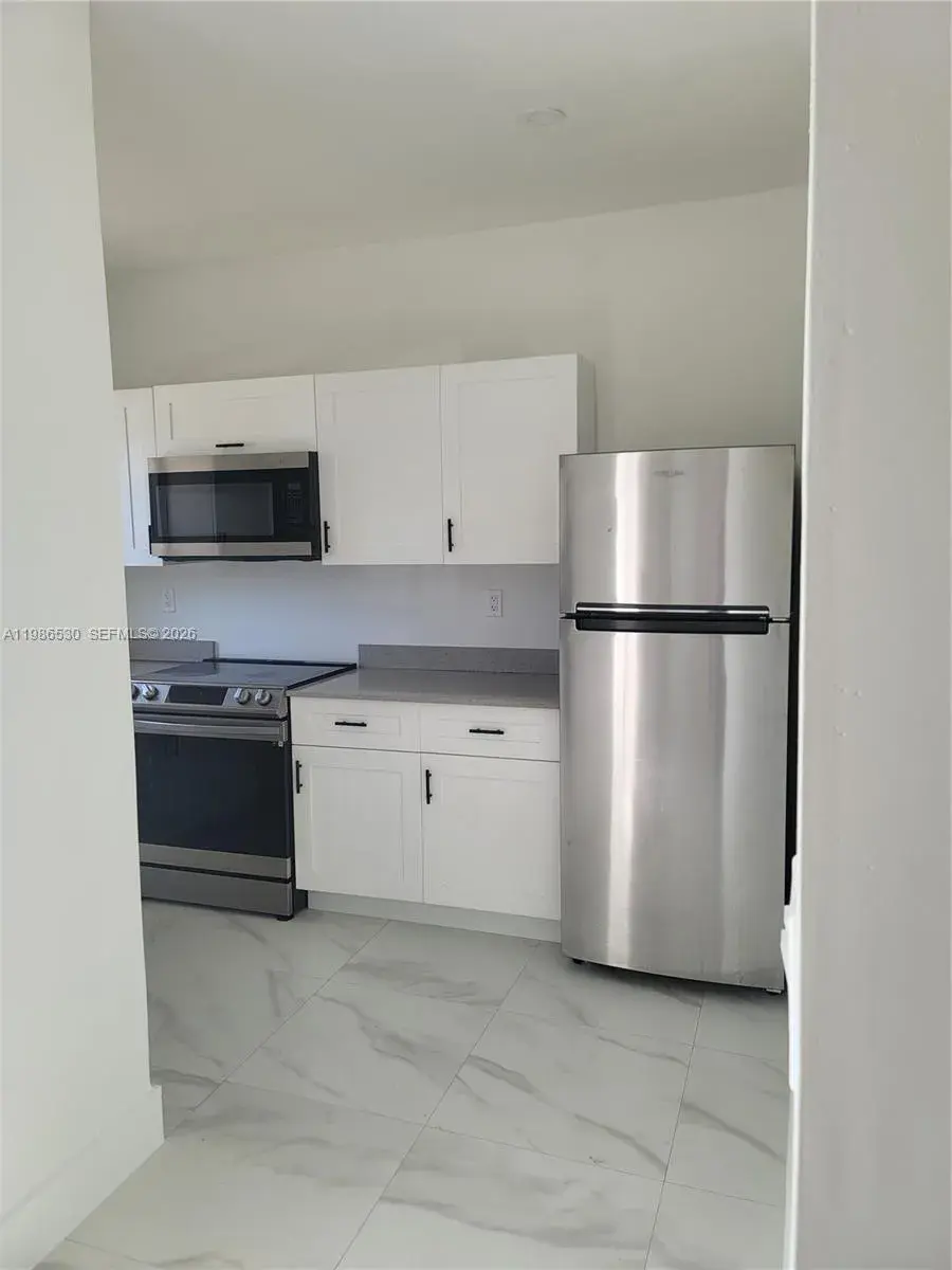 1975 NW 24th Ct, Miami FL 33125